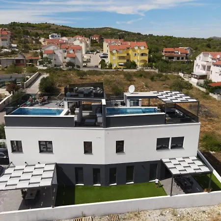Lio I Villa Vodice